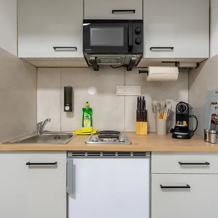 Coy - Near Uni & Station With 24 7 Check-in شقة