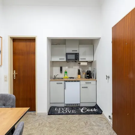 דירה Coy - Near Uni & Station With 24 7 Check-in