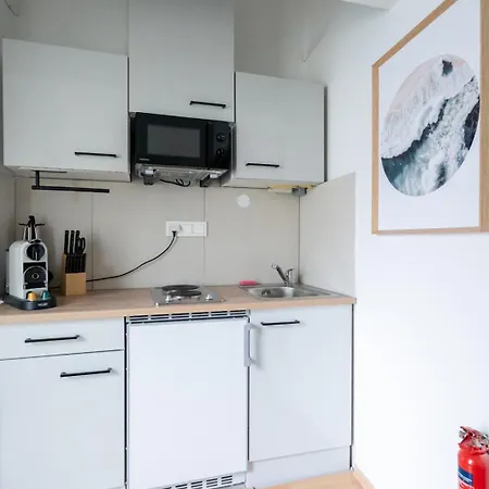 דירה Coy - Near Uni & Station With 24 7 Check-in *