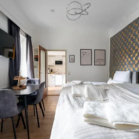 דירה Coy - Near Uni & Station With 24 7 Check-in *