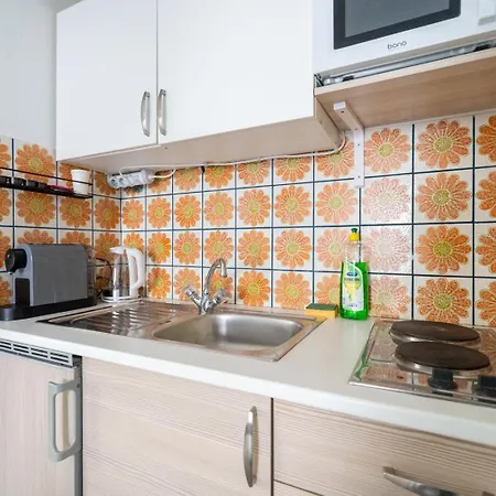 Apartment Coy - Near Uni & Station With 24 7 Check-in *