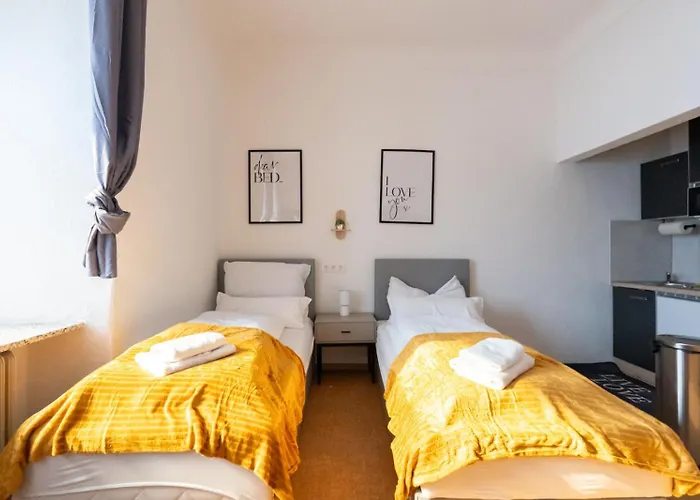 Apartment Coy - Near Uni & Station With 24 7 Check-in