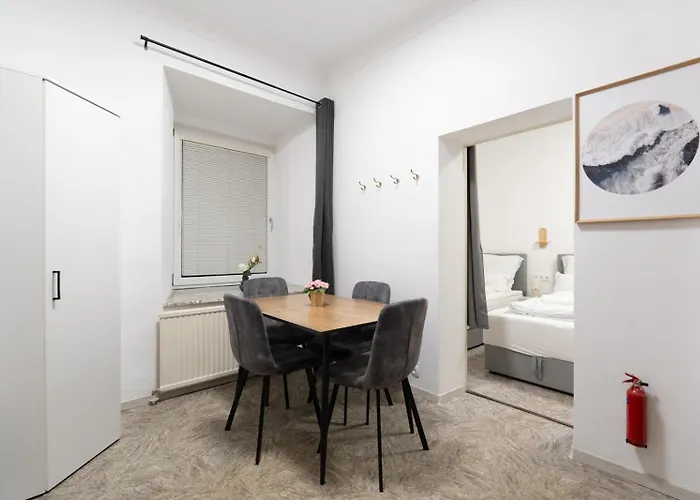 Coy - Near Uni & Station With 24 7 Check-in Leoben (Styria)