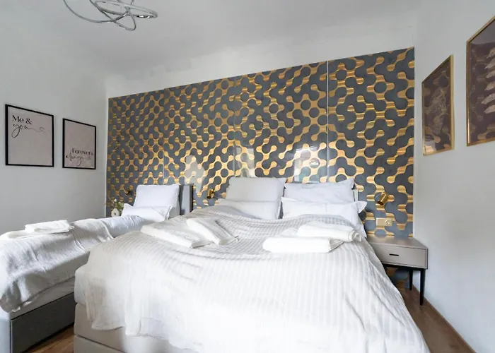 Coy - Near Uni & Station With 24 7 Check-in شقة