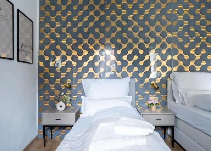 Coy - Near Uni & Station With 24 7 Check-in Apartment *