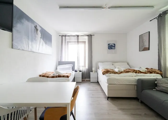 Coy - Near Uni & Station With 24 7 Check-in Apartment