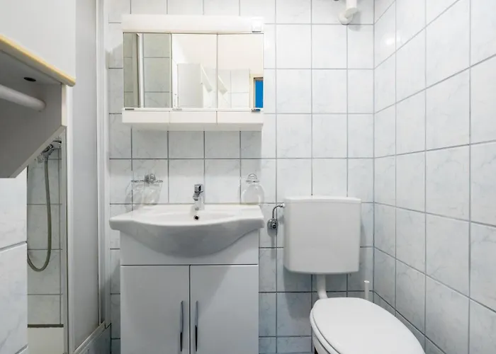 Apartment Coy - Near Uni & Station With 24 7 Check-in