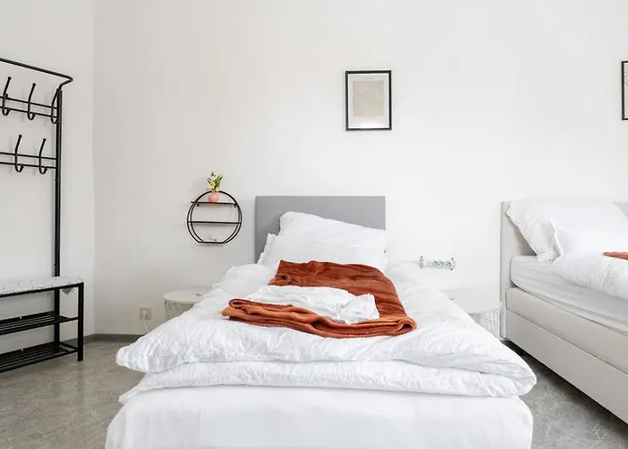 Coy - Near Uni & Station With 24 7 Check-in *