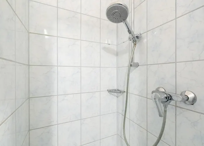 Apartment Coy - Near Uni & Station With 24 7 Check-in *